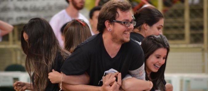 Calouros t�m recep��o calorosa em clima de divers�o e solidariedade