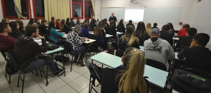 Proesde traz oportunidade de bolsa de estudo vinculada  curso de extenso