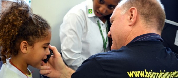 Padrinho: Reitor participa de campanha criativa do Bairro da Juventude