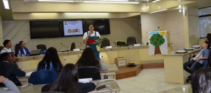 Vereadores Mirins participam do projeto Contao de Histrias