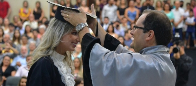 Cola��o de grau especial: acad�micos da Unesc d�o novo passo rumo ao mercado de trabalho