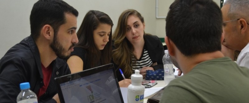 Estudantes da P�s-Gradua��o contribuem com a Unesc do amanh�