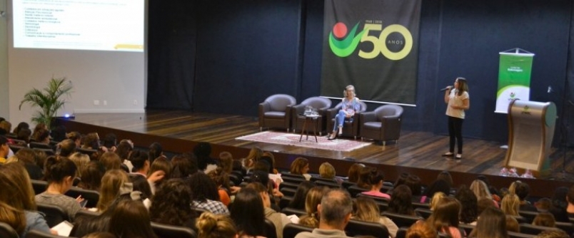 Simula��o real�stica � tema de Aula Inaugural do curso de Enfermagem