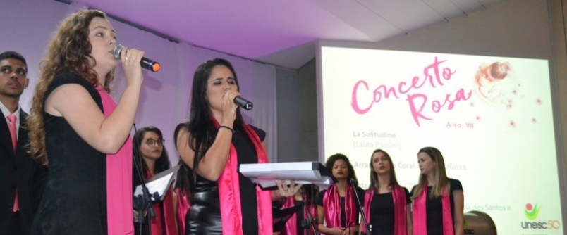 Uma noite de emo��o e homenagem �s m�es no Concerto Rosa