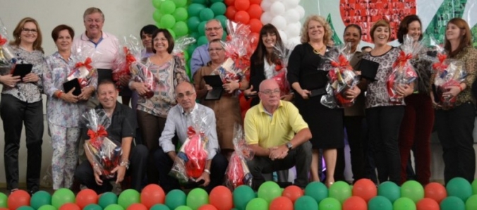 Cerca de 600 pessoas, muita alegria e homenagens na festa do Trabalhador da Unesc