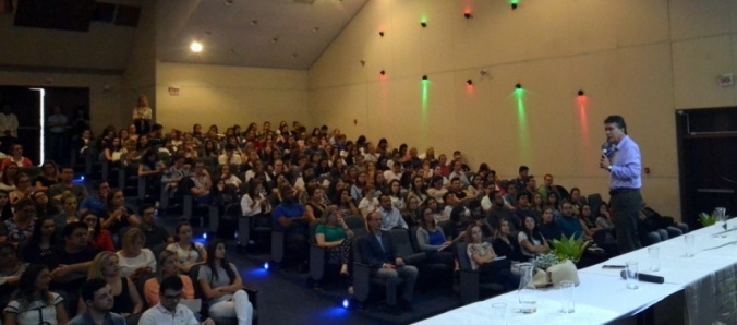 Jos Gomes Temporo fala sobre os desafios da sade brasileira em evento na Unesc
