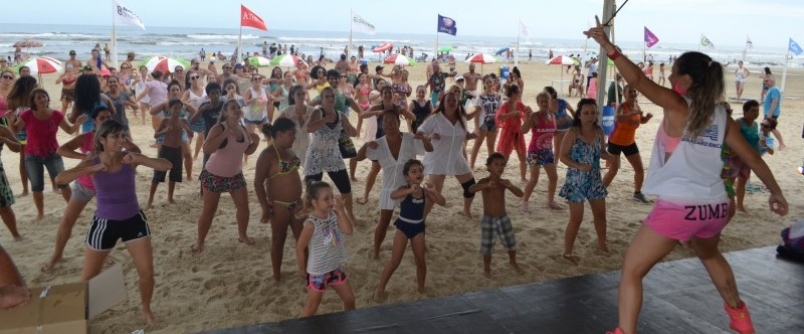 Ver�o Mais Unesc atrai turistas e moradores do Balne�rio Rinc�o