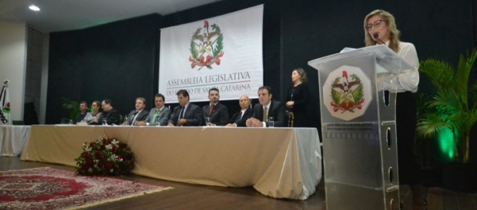Assembleia Legislativa homenageia os 50 anos de hist�ria da Unesc