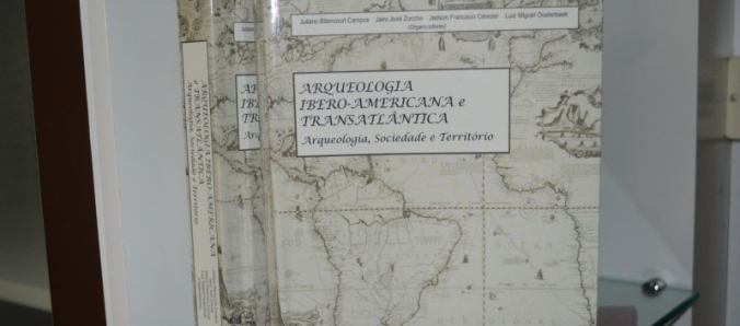 Professores da Unesc lan�am livro em Portugal