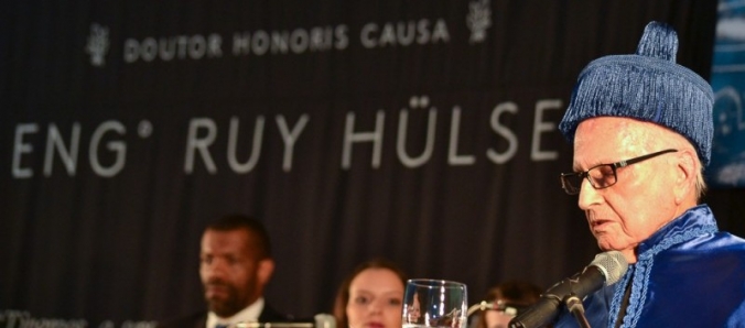 Unesc homenageia seu criador com o t�tulo de Doutor Honoris Causa