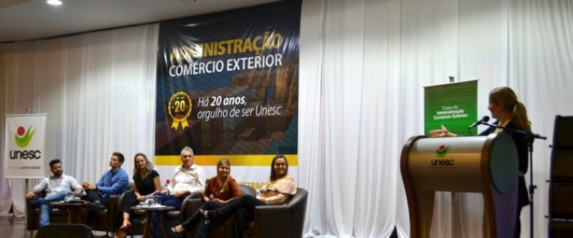 Curso de Com�rcio Exterior comemora 20 anos em evento de integra��o