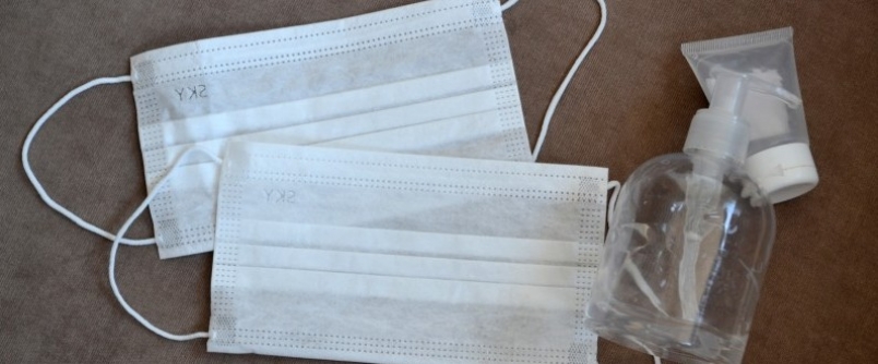 Mesmo com mais estabelecimentos abertos, distanciamento social segue como orienta��o principal