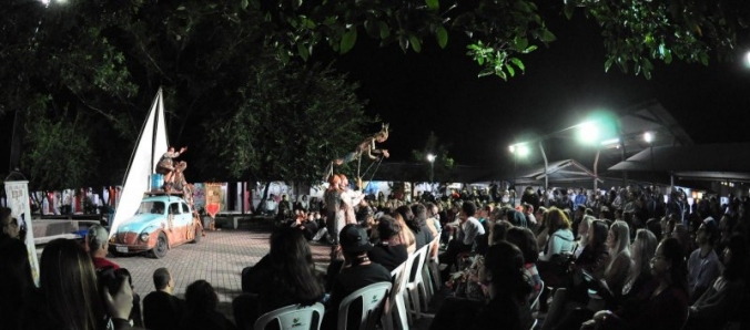 Festival Nacional de Teatro Revirado inicia na Unesc
