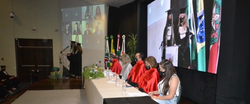 Unesc diploma novos profissionais do curso de Direito