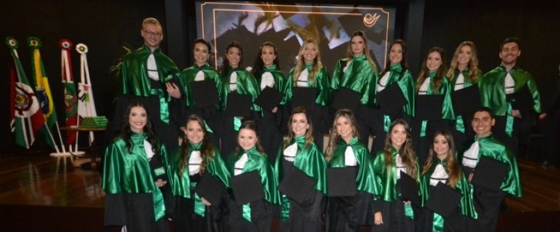 Unesc realiza cola��o de grau para a Turma 162 do curso de Medicina