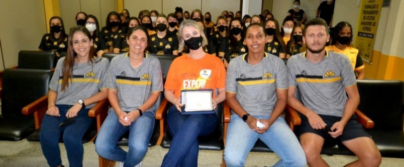 Futebol feminino do Tigre conta com a coopera��o da Unesc