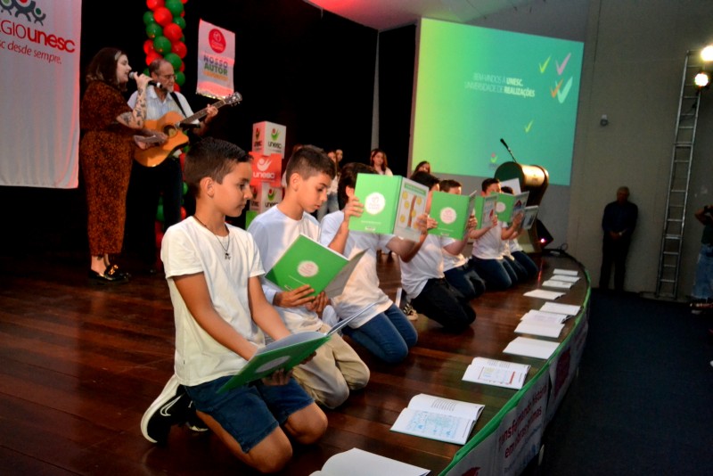 Colgio Unesc - Mostra Literria 4 e 5 Anos Iniciais