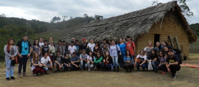 Alunos de Artes Visuais aprendem com tribo indigena Guarani