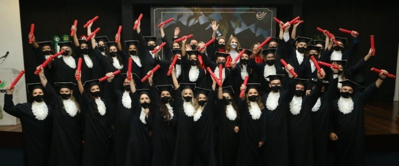 Novos profissionais tecn�logos s�o diplomados pela Unesc