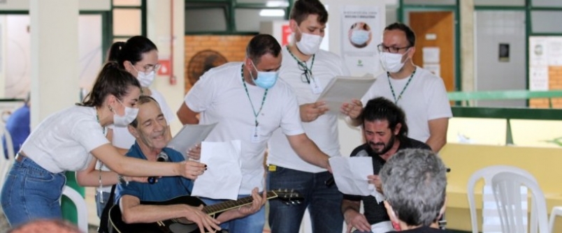 Carinho e emoo na despedida de 2021 no CER Unesc