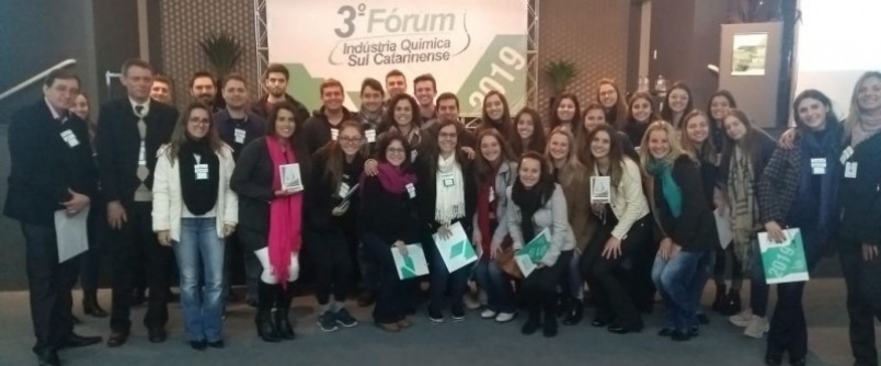 Acad�micos do curso de Engenharia Qu�mica s�o premiados pelo Sinquisul