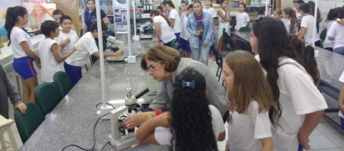 Projeto de extens�o realiza atividades com alunos de escola de Crici�ma