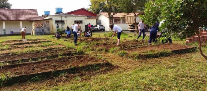 Projeto realiza atividades em escola de Crici�ma