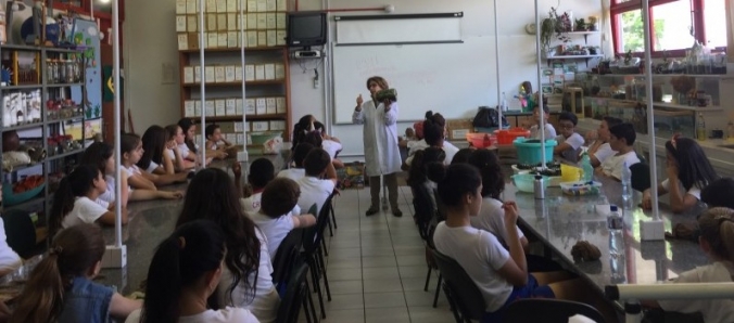 Projeto de extens�o encanta e ensina crian�as de escolas p�blicas da regi�o