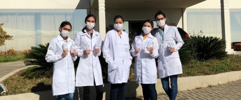 Estudantes de Enfermagem da Unesc orientam idosos da regio contra coronavrus