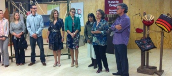 Alunos de Design abrem exposi��o com prot�tipos de bolsas sustent�veis