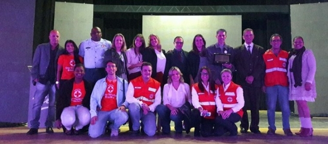 Farm�cia Solid�ria recebe Trof�u Viver SC