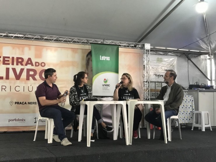 Curso de Letras presente na XIII Feira de Livros de Cricima
