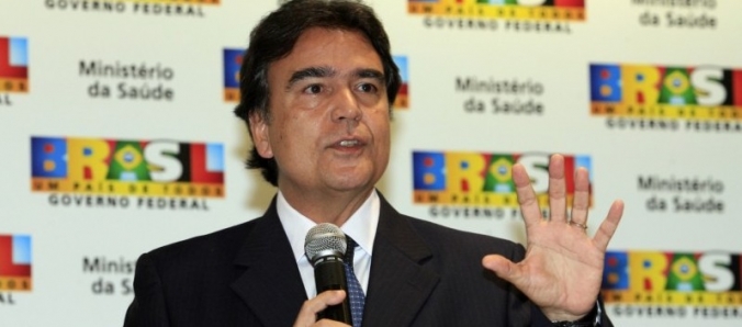 Ex-ministro Jos Gomes Temporo, debate Sade Coletiva em evento da Unesc