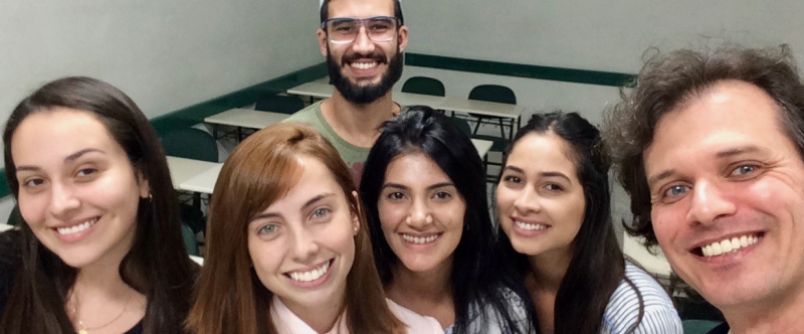 Grupo de pesquisa faz debates exclusivamente em L�ngua Inglesa