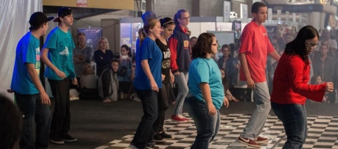 Festival de Hip Hop realiza oficina no Instituto Diom�cio Freitas