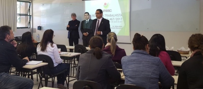 Reforma Trabalhista � tema de capacita��o entre colaboradores da Unesc