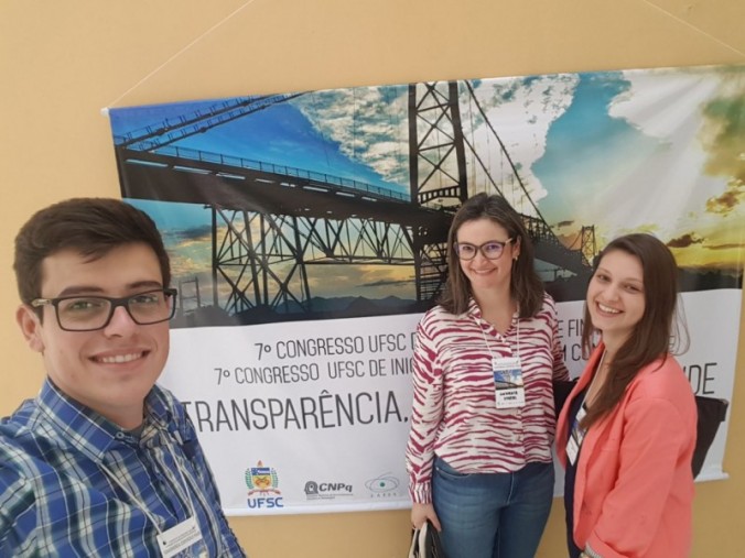 Estudantes de Ci�ncias Cont�beis apresentam trabalhos na UFSC