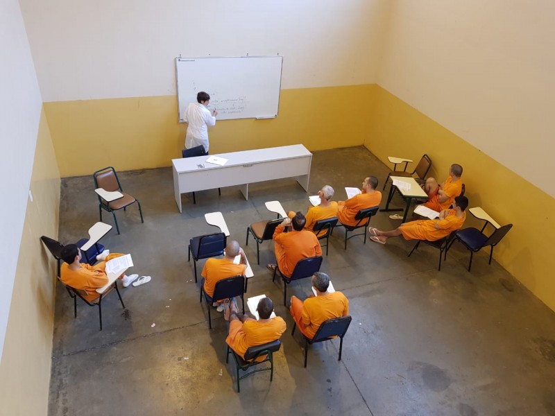 Projeto de Extenso Leitura literria com detentos: uma contribuio para a cidadania