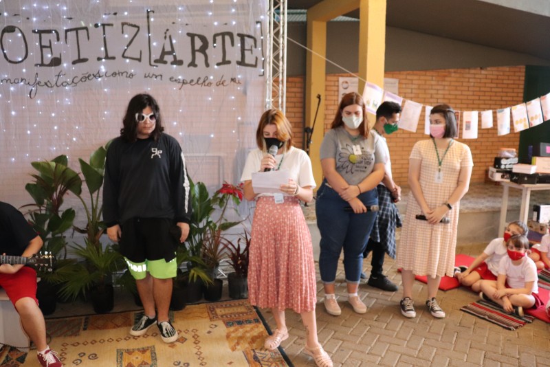 Poetiz[arte] � cultura pura com os alunos do Col�gio Unesc