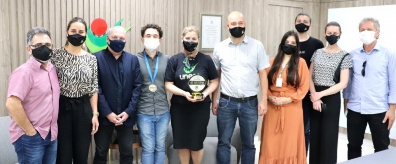 Presidente do Conselho Regional de Economia entrega pr�mios na Unesc