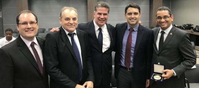 Curso de Direito recebe homenagem da OAB de Crici�ma