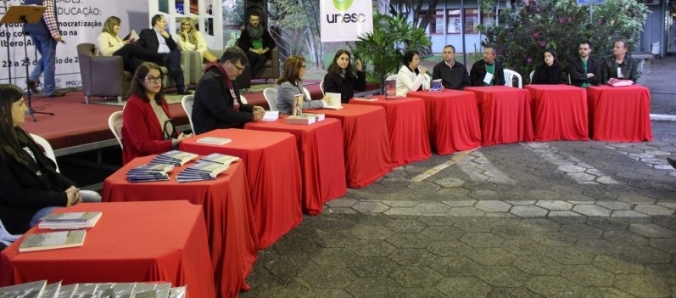 Congresso Ibero-Americano sedia lanamento coletivo de livros