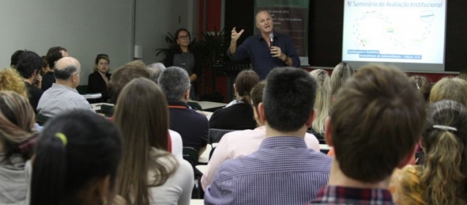 Relat�rio de autoavalia��o destaca programas de p�s-gradua��o e extens�o da Unesc