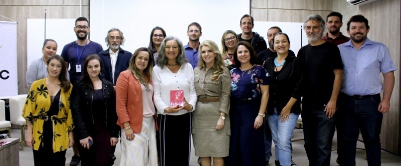 Integrantes da Instncia de Governana Encantos do Sul dialogam na Unesc