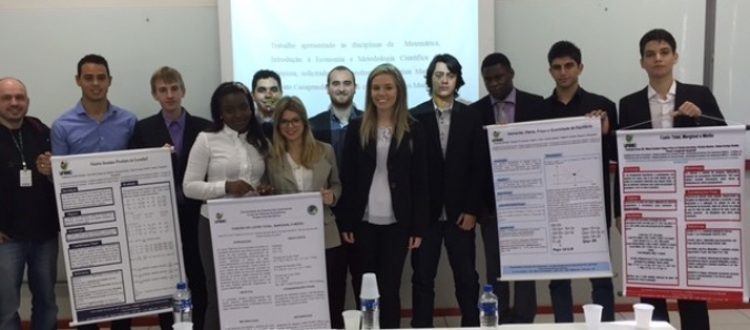 Alunos de Cincias Econmicas apresentam projetos interdisciplinares