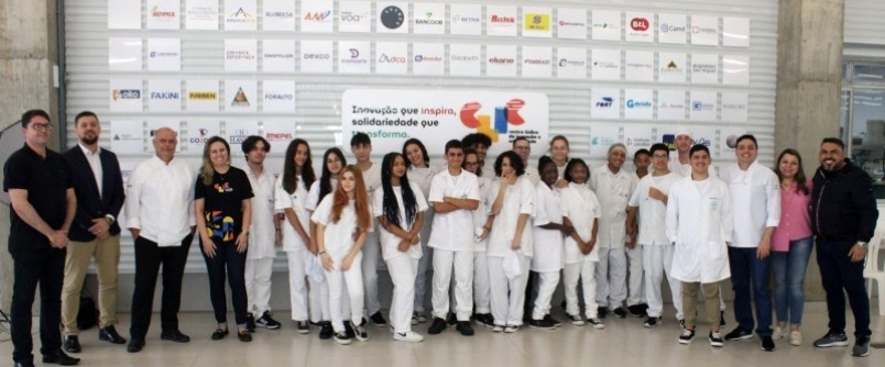 Alunos do Bairro da Juventude participam do concurso Chefs do Bairro promovido pela Unesc e Via Gastronmica de Cricima