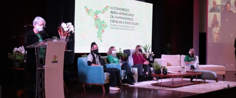 Conferncia sobre Polticas Pblicas e Formao Humana encerra oficialmente o quarto Congresso Ibero-Americano de Humanidades, Cincias e Educao da Unesc