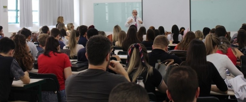 Curso de Medicina realiza roda de conversa sobre mudan�as na profiss�o