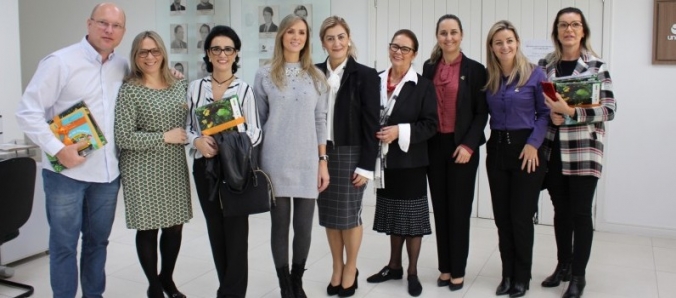 Universidade recebe visita da primeira dama do Estado