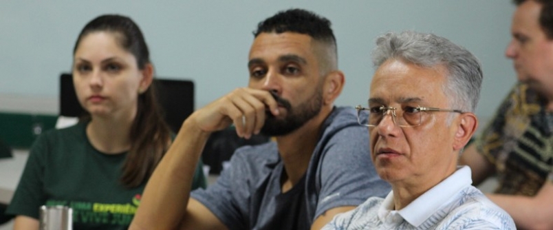 Uma imers�o para repensar a ressignifica��o do ecossistema curricular